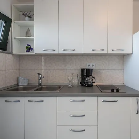 Apartment House Almissa Omis